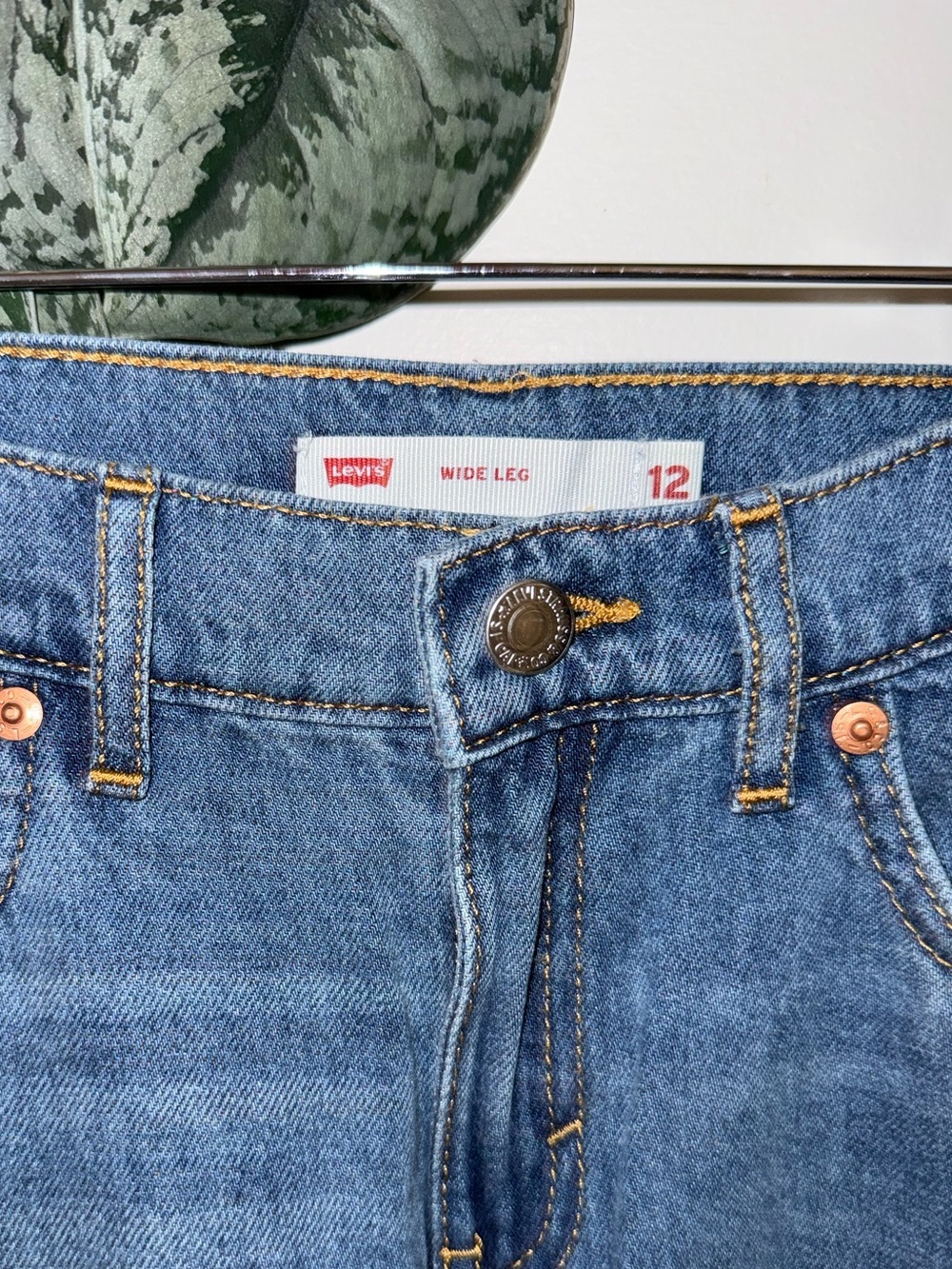 Levi’s Kids Girls Wide Leg Distressed Blue Jeans Size 12 - Picture 2 of 4